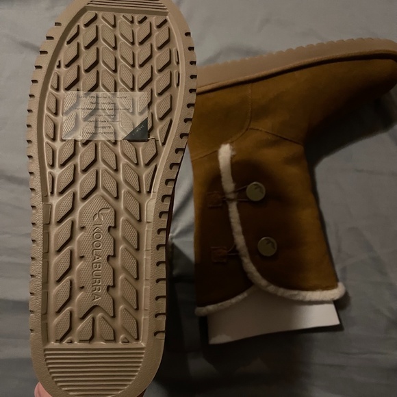 Koolaburra New boots with buttons - Picture 3 of 5